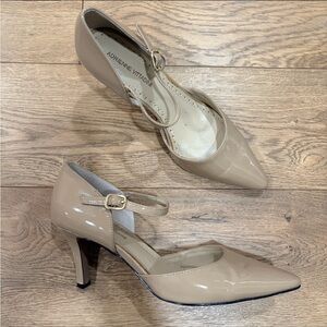 Adrienne Vittadini nude patent leather heels- Size 7